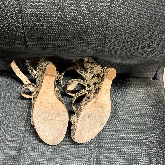 Beautiful slightly worn sandals - Picture 4 of 4